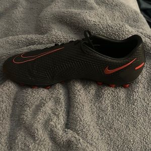 PHANTOM GT ACADEMY AG cleats